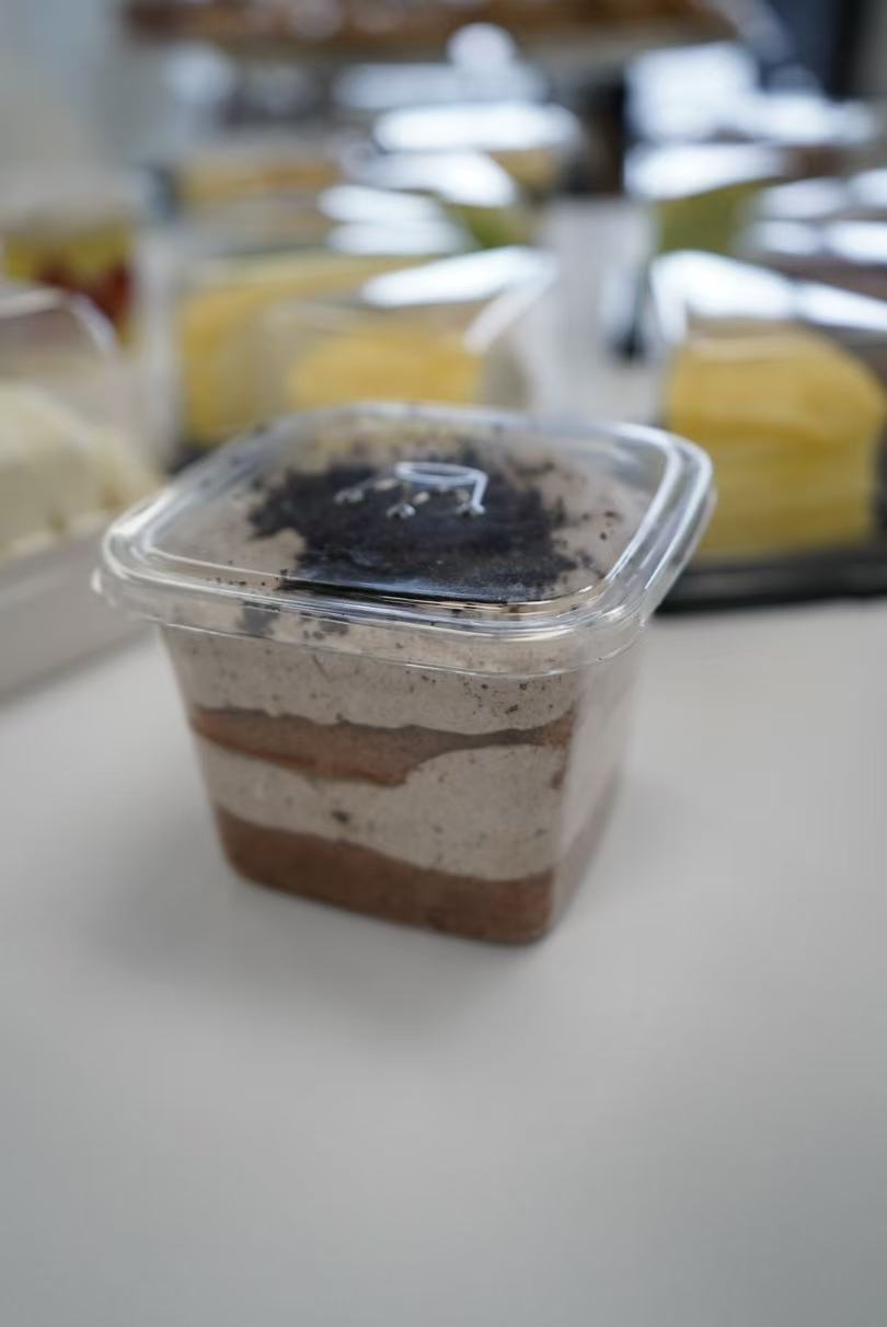 Chocolate chiffon dessert box with dark topping